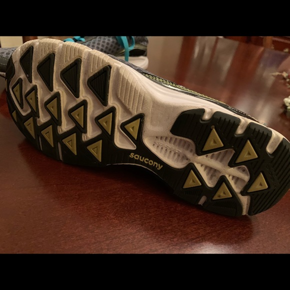 Saucony running shoes - Picture 3 of 3